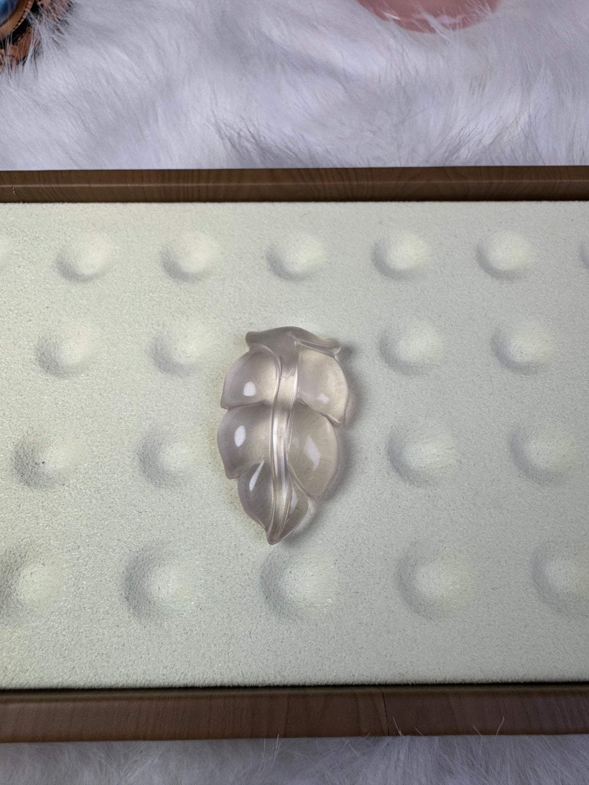 Rose quartz leaf pendant, with dimensions of 42.5mm × 26mm