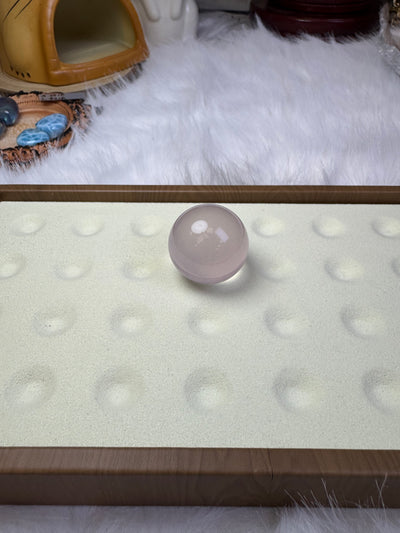 Pure rose quartz spheres, with a size of 28mm, without any impurities