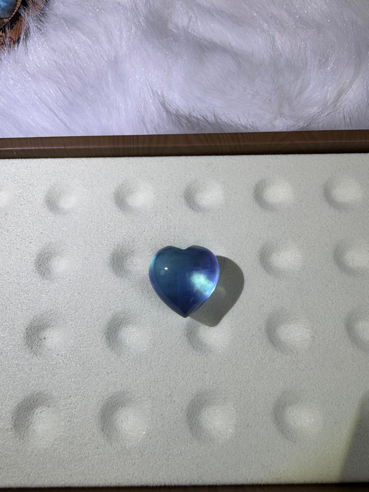 Love-shaped aquamarine, with dimensions of 22mm × 21mm