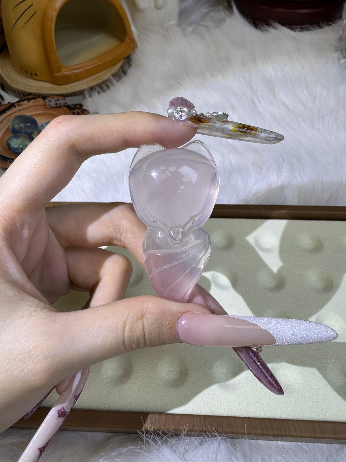 Rose quartz fox pendant, with dimensions of 57mm × 31mm