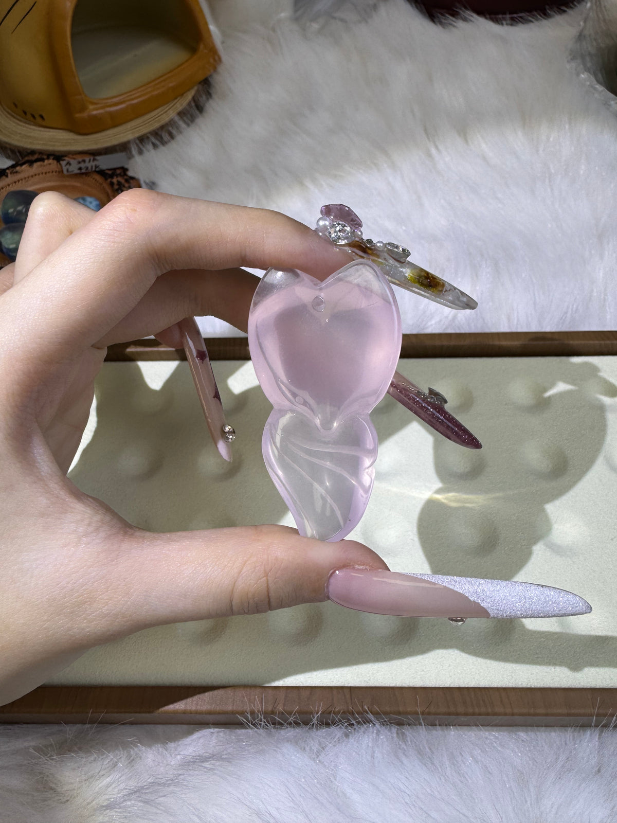 Rose quartz fox pendant, with dimensions of 57mm × 31mm